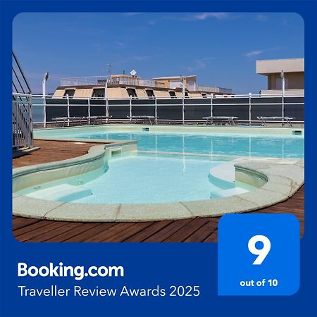 Residence Hotel Club House Cattolica Bagian luar foto