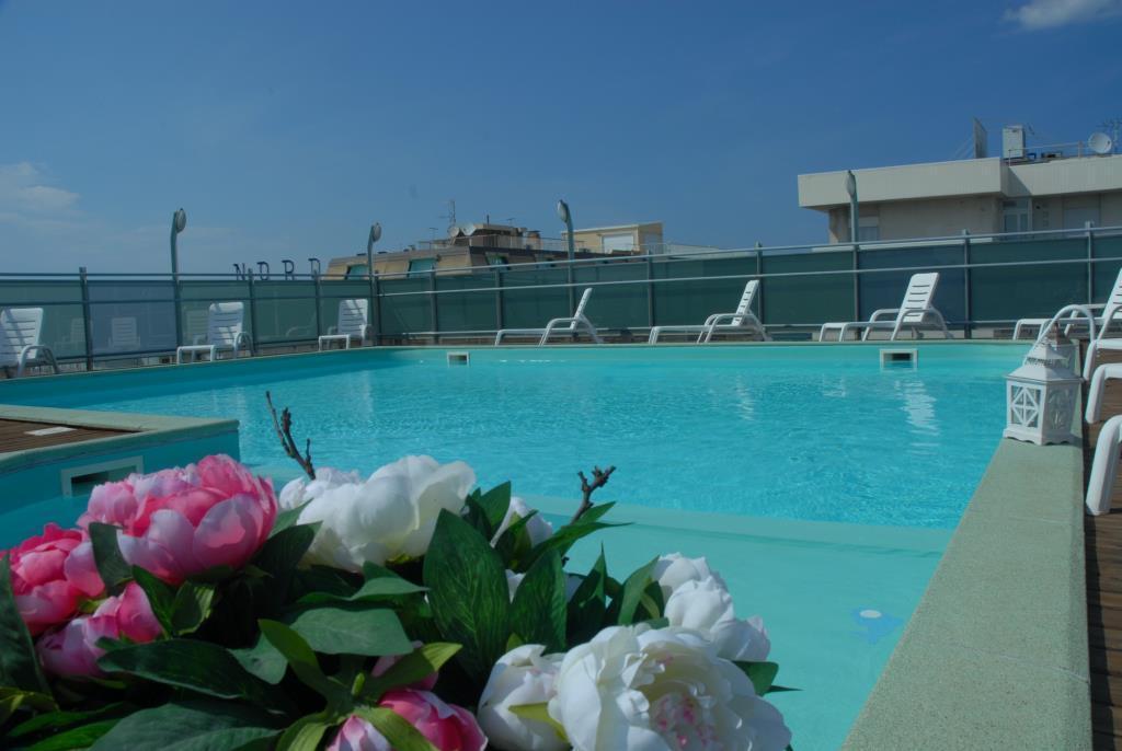 Residence Hotel Club House Cattolica Bagian luar foto