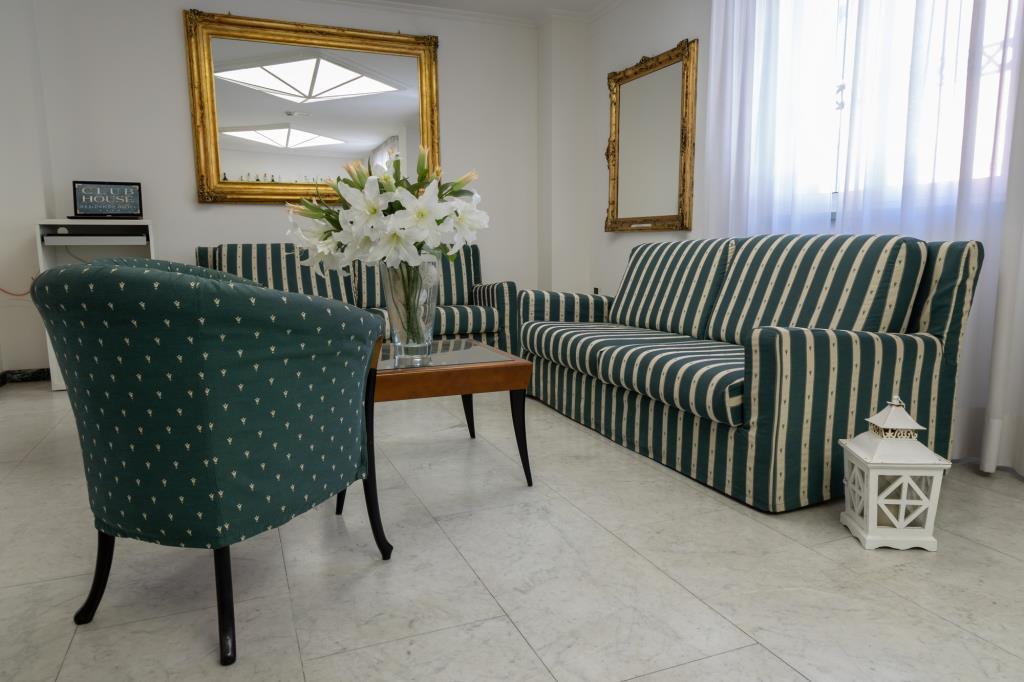 Residence Hotel Club House Cattolica Bagian luar foto