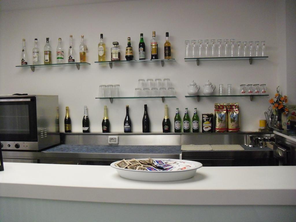 Residence Hotel Club House Cattolica Bagian luar foto