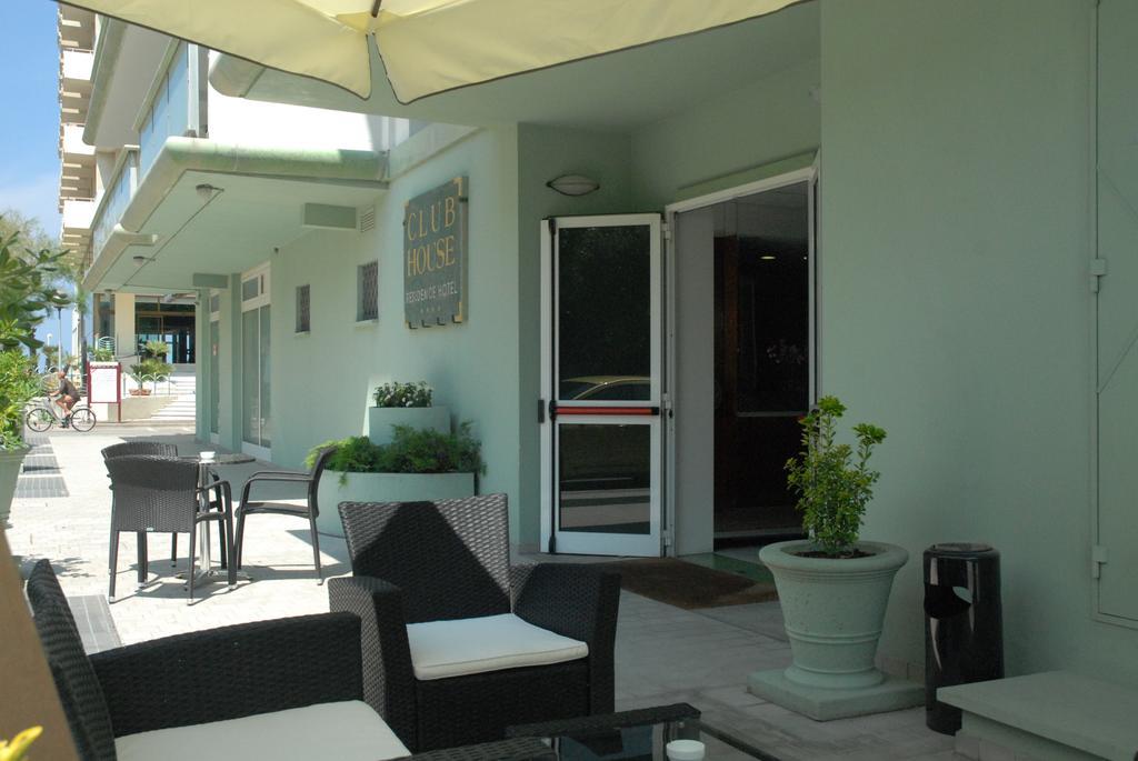 Residence Hotel Club House Cattolica Bagian luar foto
